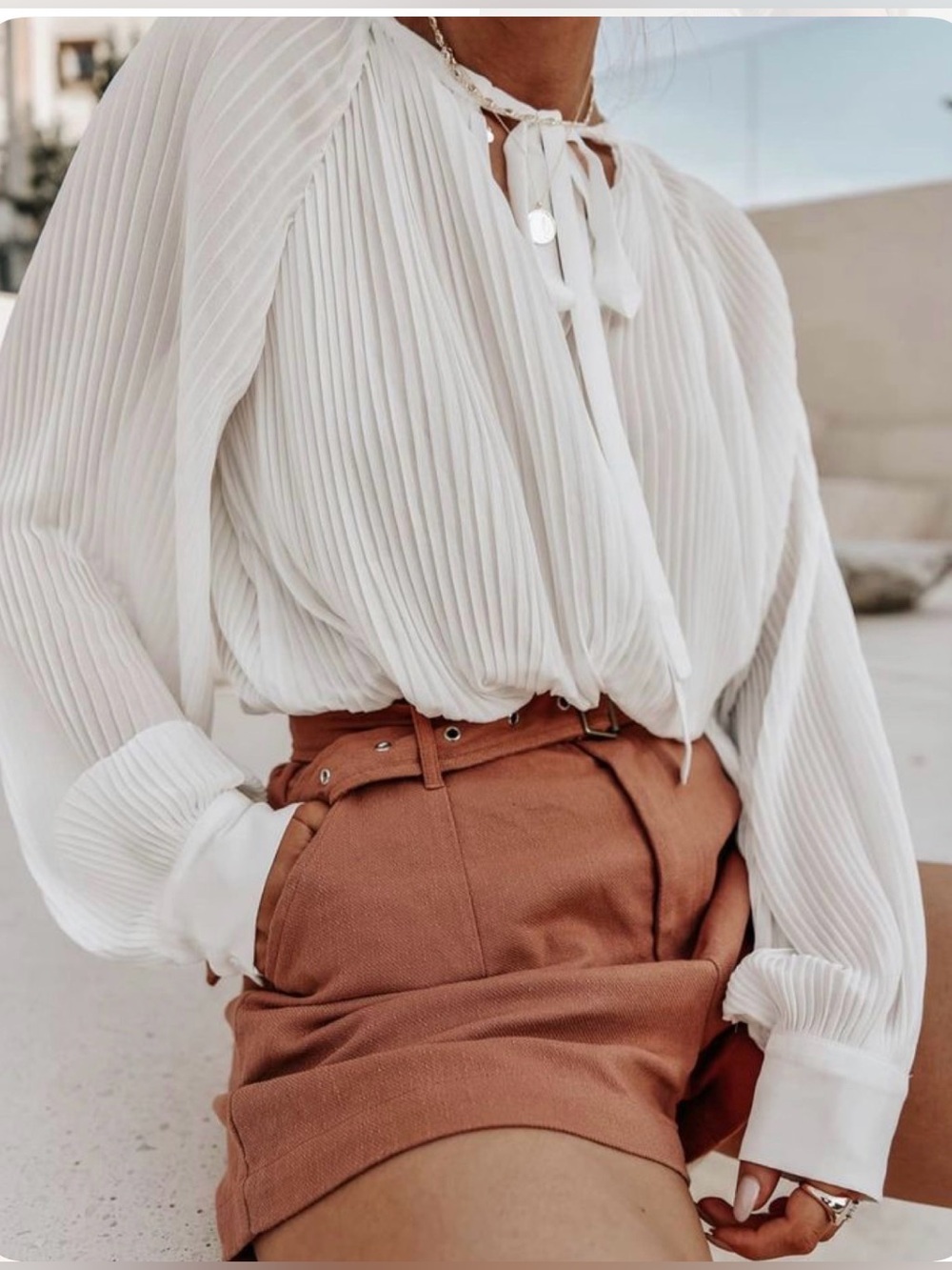 🤍 Endless Rose Pleated Tie Detail Blouse — Size M NWT